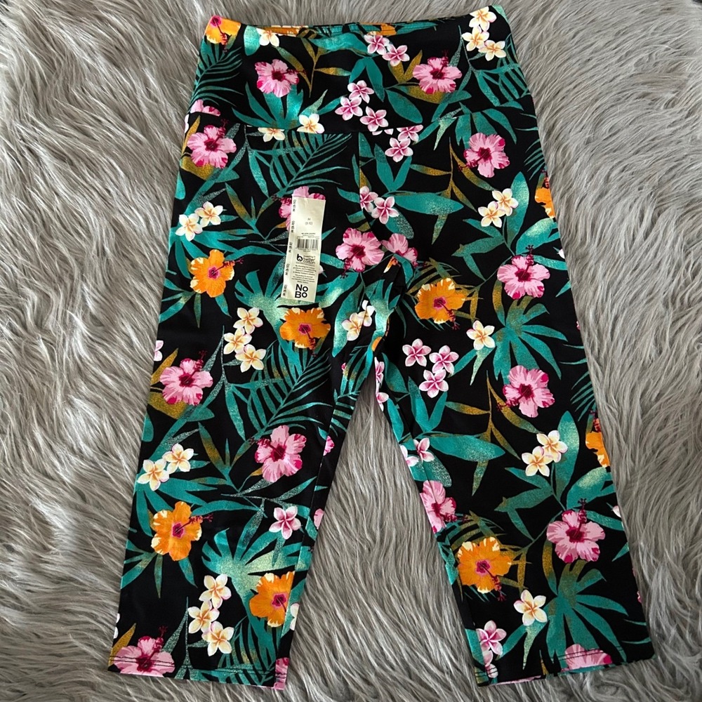 No Boundaries Capri Leggings‎ Womens Size Medium Tropical Floral Stretch Pants